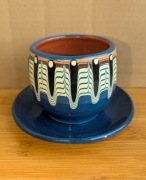 Zabytkowa bułgarska filiżanka do kawy Troyan z terakoty ze spodkiem