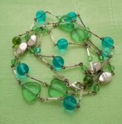 Vintage długi 90cm naszyjnik z lat 70tych szkło metal podpisany M&S .    53