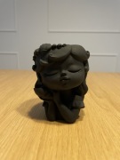 Doniczka betonowa dziewczynka