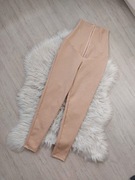 Leginsy z wysokim stanem prążek