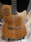 Godin multiac ac slim plus syntezator Roland 