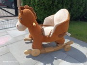 Jeździk Bujaczek konik na biegunach firmy Kinderkraft grający 