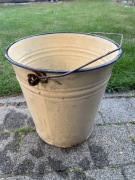 Wiadro emaliowane PRL