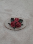 Broszka róże vintage retro czerwone kwiaty pin romantyczna cottagecore