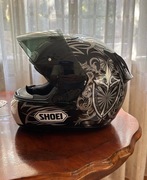 Kask SHOEI + 2 szybki ( mocno przyciemniana i przezroczysta ) SUPER STAN