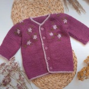 Sweter 92 sweterek wełniany ciepły otulający fioletowy kwiatki wełna długi 