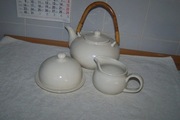 ceramiczny komplet- maselniczka, mlecznik, imbryk