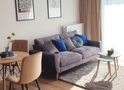 Kanapa 3-osobowa na nóżkach sofa skandynawska jak nowa poduszki gratis