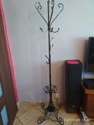 Wieszak stojący kuty