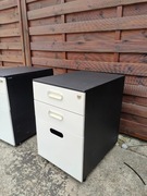 Kontenerek czarny + biały 