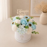 Flower Box Komunijny – Kompozycja z Kwiatów Mydlanych 