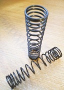 Traxxas UDR - sprężyny tylnych amortyzatorów