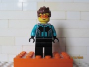LEGO figurka City używana - kierowca wyścigowy kobieta