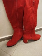 Czerwone kozaczki do kolana na obcasie