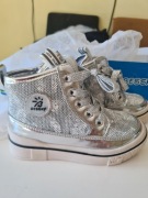 Nowe srebrne trampki buty sneakersy dziewczęce rozm 29 Bessky