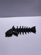 Brelok szkielet ryby 3D antystresowy spinner czarny