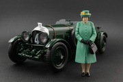 Queen Elizabeth II Figurka 1:18 Rolls-Royce Neo-Models Ghost Silver
