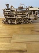 LOKOMOTYWA PAROWA DREWNIANE MECHANICZNE PUZLE ROKR JEŹDZI NAKRĘCANA
