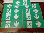 Piktogram naklejka droga ewakuacyjna 100/300 9sztu