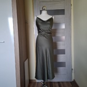 Elegancka sukienka a'la satyna River Island 