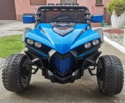 Samochód akumulatorowy Hecht 59118 w kolorze niebieskim.