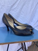 Szpilki Gino Rossi 37 czarne czółenka 