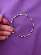 Nowa bransoletka skręcona ze stali nierdzewnej