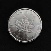 Srebrne monety z liściem klonu (Mapel Leaf) srebro moneta