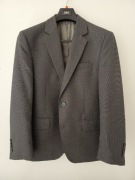 Szara marynarka i spodnie do garnituru. Idealne dla ucznia lub studenta.