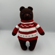 Pluszak miś w ubranku sweterku świątecznym na szydełku