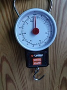 waga ręczna turystyczna bagażowa mała kieszonkowa miarka centymetr 