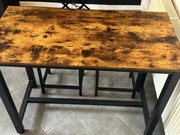 Zestaw stół i dwa krzesła 