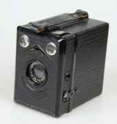 Aparat skrzynkowy Lumiere Scoutbox z oryginalnym pokrowcem