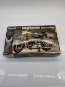 Revell 07951  1:12 Harley-Davidson Electra Glide
