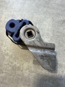 MOCOWANIE UCHWYT ZACZEP TŁUMIKA RENAULT ARKANA 206516985R