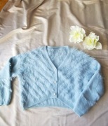 Śliczny sweter top włochaty 