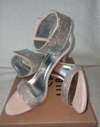 Szpilki z cyrkoniami pudrowy róż rm.40 LU BOO