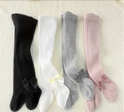 R 2-4 latka Wzor kokardki 4 pary dziewczęcych rajstop z kokardką