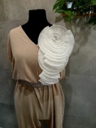 Duża broszka agrafka przypinka kwiat róża 3d plisowana biała kwiaty koszula