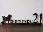 Nazwa ulicy z numerem domu i dowolną grafiką