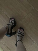 buty wysokie sandały czarne