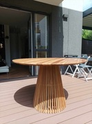 Okrągły stół La Forma Jeanette 120 cm / drewno Tekowe / używany