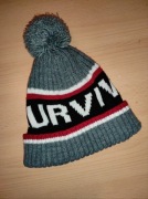 Szara zimowa ciepła czapka męska napis