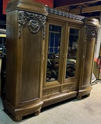 Międzywojenna dębowa biblioteka