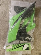 Plastiki bok do Kawasaki KXF250 2014