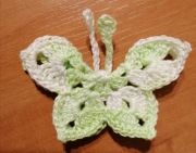 MOTYLEK NA SZYDEŁKU 7X5,5 CM  zieleń cieniowana