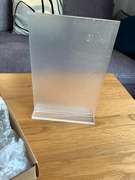 Akrylowy stojak na tabliczki A5 – 6 sztuk