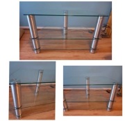 Szklany regał  pod tv 