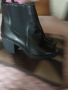 Czarne buty peep tor na slupku- traktorowa podeszwa Rozmiar 41