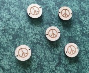 charms12 zawieszka drewno grawer koraliki 1,5 cm hand made